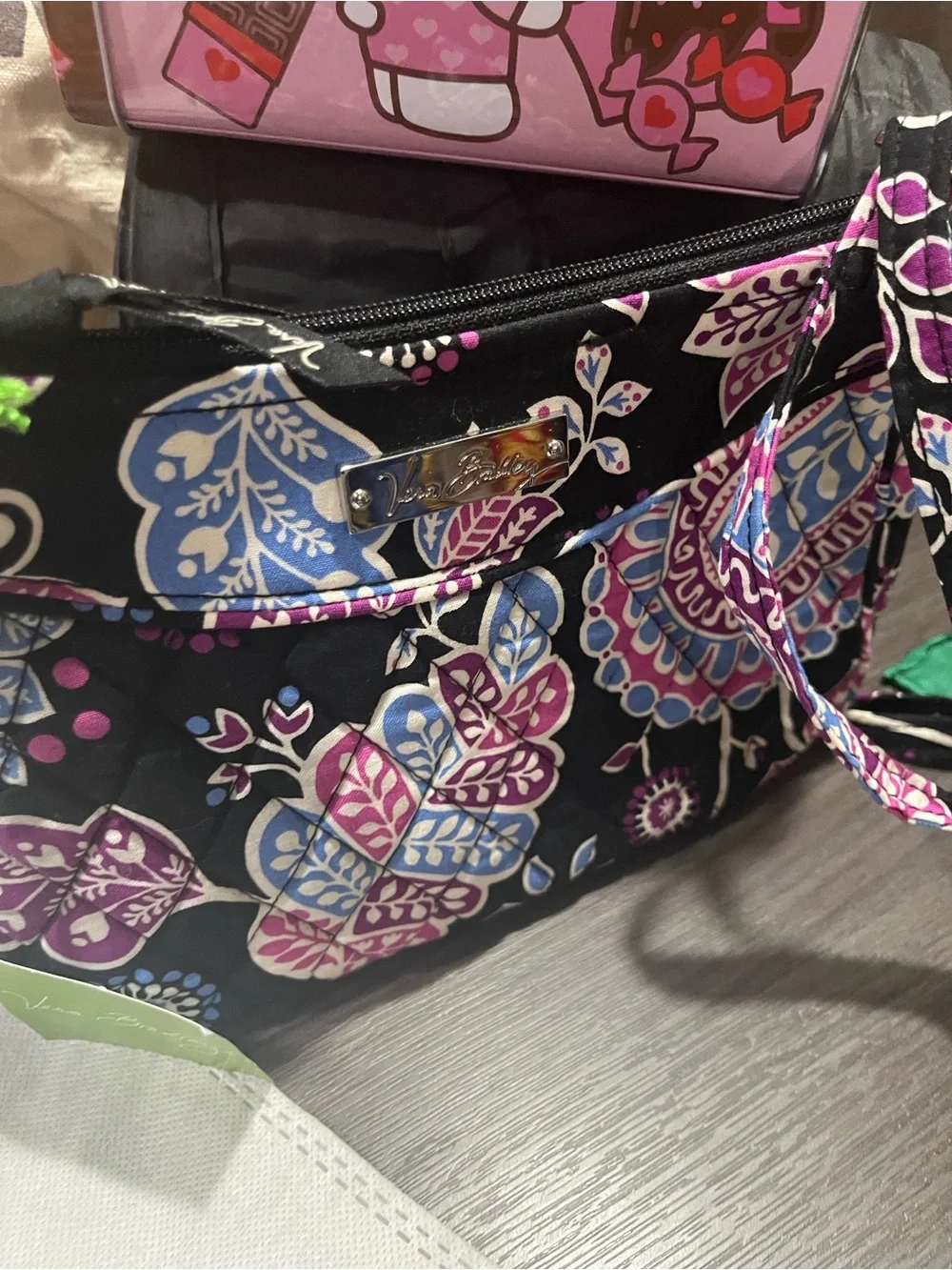 WIN ONE OF THESE BAGS 4 GIVVY! choose a number from post it board or wheel!!!